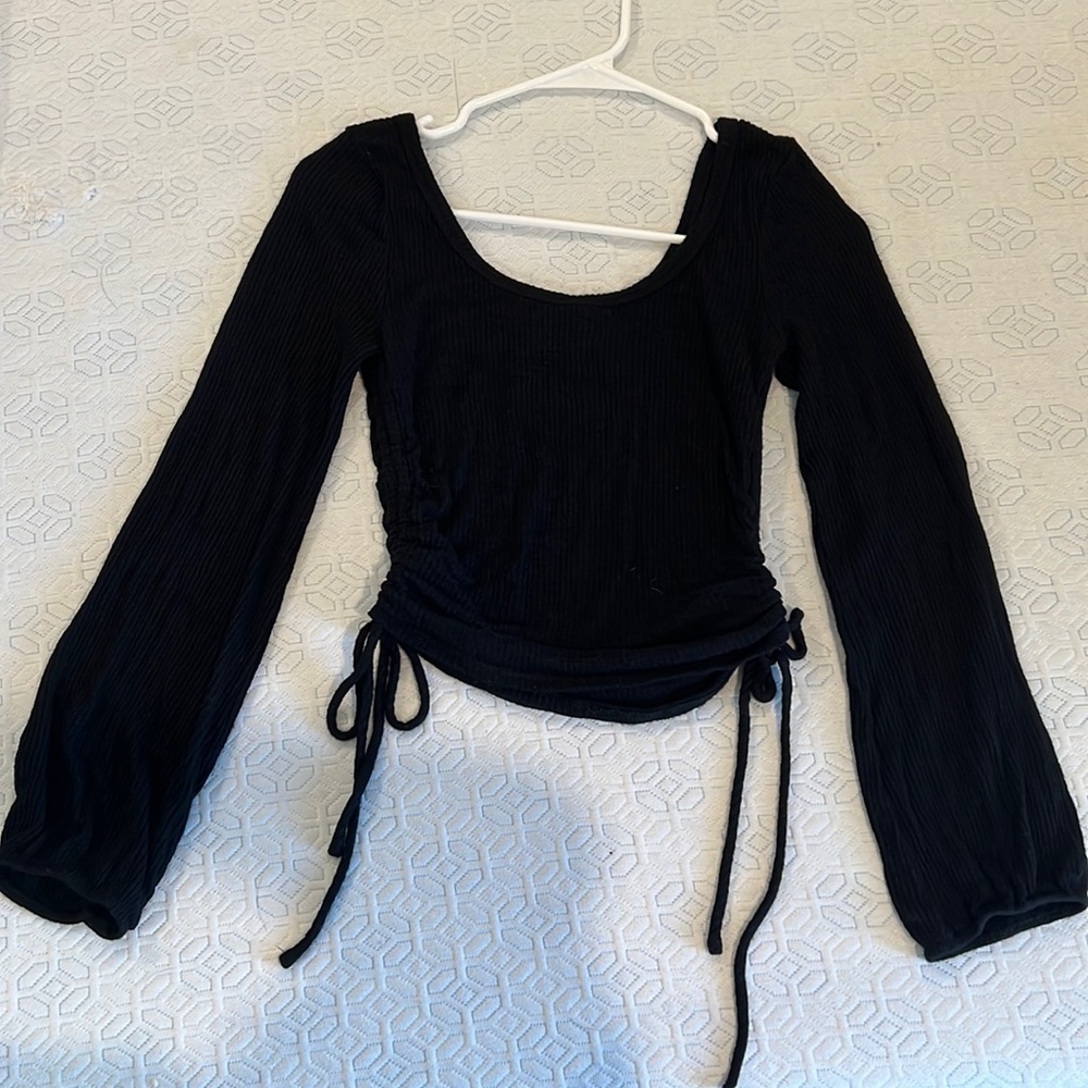 Scoop neck ribbed top